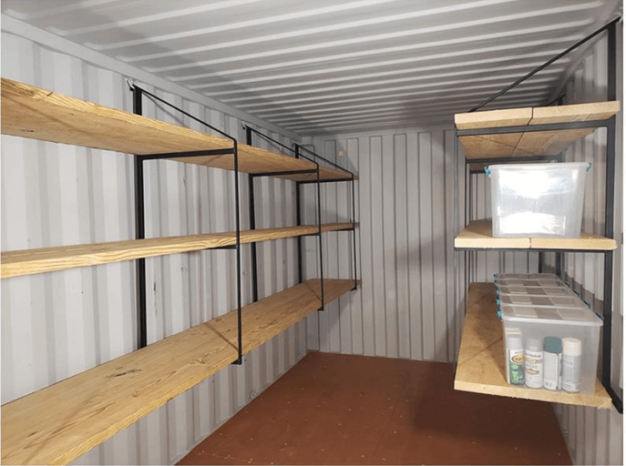 Hängeregalhalterung für Container